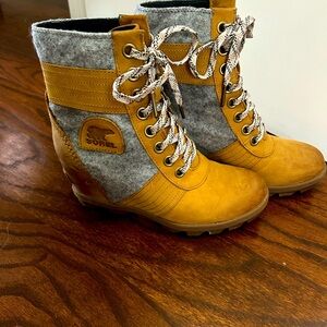 Sorel Nubuck Lace Up Boot